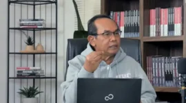 Saiful Mujani memberikan pernyataan terkait polemik rencana pelaporan oleh relawan Presiden Prabowo. (Posnews/ist)