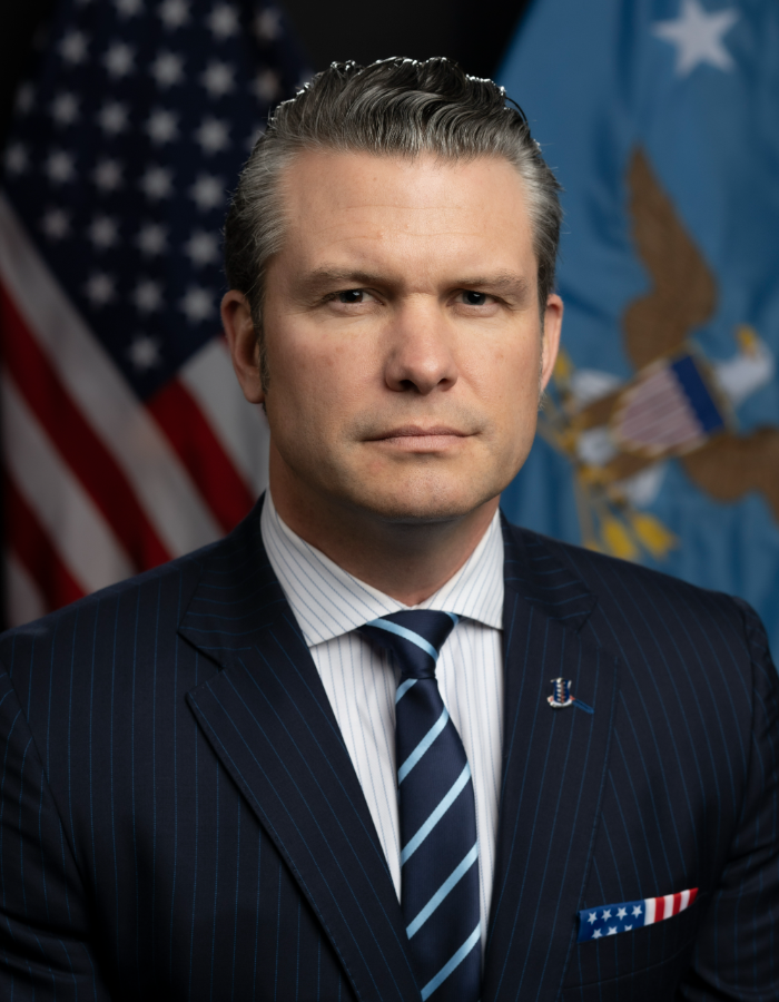 Konfrontasi di Kongres. Menteri Pertahanan Pete Hegseth menghadapi tekanan dari anggota Partai Demokrat terkait biaya perang yang membengkak dan pembersihan kepemimpinan di Pentagon tanpa persetujuan Kongres. Dok: Istimewa.