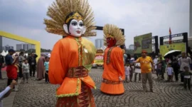 Suasana perayaan Lebaran Betawi dengan pertunjukan budaya di Lapangan Banteng Jakarta. (Posnews/Ist)