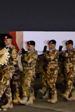 Momen Haru Pelepasan 3 Prajurit TNI Gugur di Lebanon, Prabowo Cium Kening Anak Prajurit