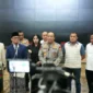 Wakapolri menyampaikan hasil kerja Satgas Haji 2026 dalam mengungkap kasus haji ilegal di Mabes Polri Jakarta. (Posnews/Ist)