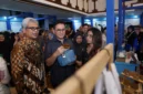 Menteri Perdagangan, Budi Santoso melihat aktivitas produksi kerajinan handmade Sedhah Corner bersama warga di Surakarta. (Posnews/Ist)