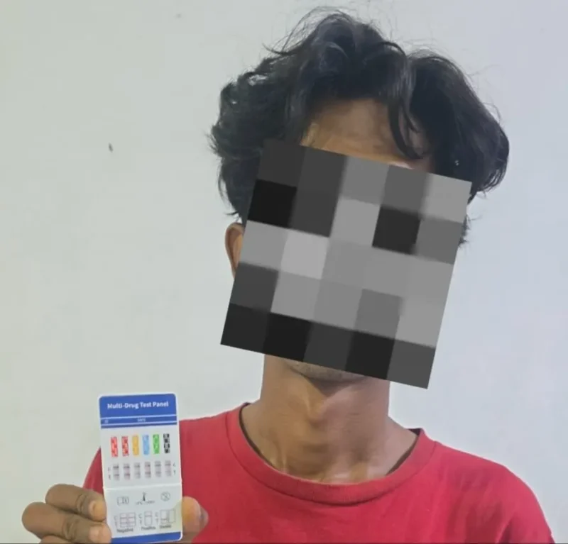 Polisi mengamankan pelaku pemalakan sopir bajaj di Tanah Abang Jakarta Pusa. (Posnews/Ist)