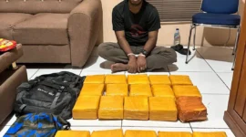 Tersangka dan barang bukti sabu 21 kg hasil pengungkapan Bareskrim Polri di Hotel Bengkalis. (Posnews/Ist)