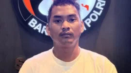 Tersangka diamankan berikut barang bukti narkoba sabu dan vape etomidate hasil penggerebekan Bareskrim Polri di Jakarta Timur. (Posnews/Ist)