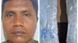 Tersangka dan barang bukti sabu belasan kilogram hasil pengungkapan Bareskrim di Pelabuhan Bakauheni. (Posnews/Ist)