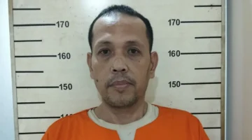 Polisi Bareskrim Polri menunjukkan tersangka kasus rekening penampung dana narkoba Rp211 miliar di Jakarta. (Posnews/Ist)