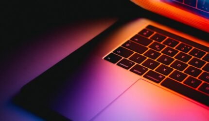 PC vs Laptop di Era Kerja Remote: Mana yang Lebih Worth It untuk Jangka Panjang?