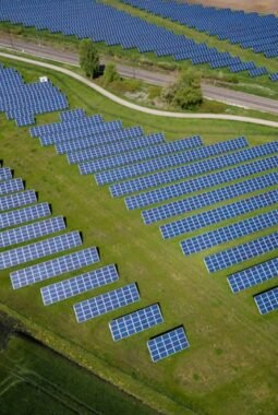 Mengapa Energi Terbarukan Menjadi Primadona Pasar Saham 2026?