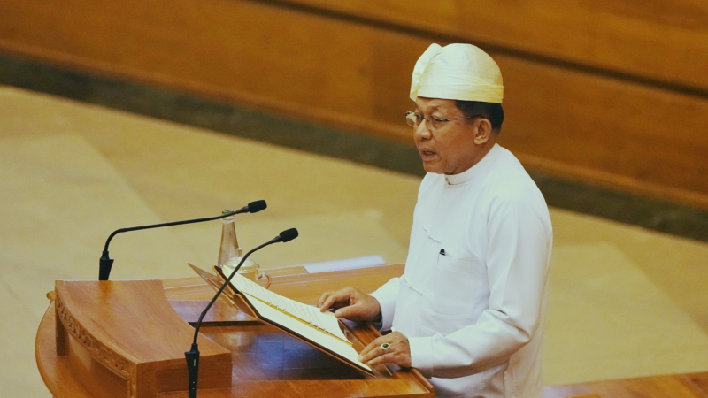 Babak baru kekuasaan. Senior Jenderal Min Aung Hlaing secara resmi mengambil sumpah sebagai Presiden Myanmar, mempertegas kendali militer atas struktur pemerintahan sipil di Nay Pyi Taw tahun 2026. Dok: Xinhua.