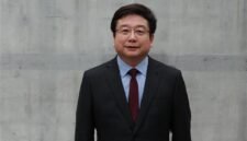 Sinergi sains dan kebijakan. Direktur Jenderal UNESCO Khaled El-Enany memperkuat tim manajemennya dengan menunjuk fisikawan terkemuka Chen Qun guna memimpin agenda pendidikan inklusif dan berkualitas di seluruh dunia. Dok: UNESCO.