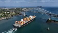 Pusat gravitasi perdagangan dunia memanas. Amerika Serikat menuduh China melakukan intimidasi maritim di Panama, memicu perang urat saraf terkait sejarah kolonialisme dan kendali atas Terusan Panama yang strategis. Dok: AP Photo/Matias Delacroix