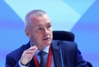 Langit yang kian mahal. IATA memperingatkan bahwa pemulihan pasokan bahan bakar jet global akan memakan waktu berbulan-bulan, meskipun gencatan senjata di Timur Tengah mulai menurunkan harga minyak mentah di tahun 2026. Dok: REUTERS/Anushree Fadnavis/File Photo.