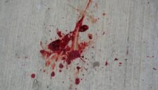 Kekejaman di Osaka. Polisi menyelidiki pembunuhan sadis seorang wanita lansia dan putrinya yang ditemukan tewas dengan luka tikaman masif di bagian kepala dan leher pada Rabu sore. Dok: Istimewa.