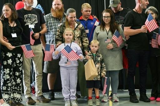 Pengecualian di tengah pembatasan. Administrasi Donald Trump memberikan status pengungsi kepada hampir 5.000 warga Afrikaner kulit putih asal Afrika Selatan, memicu ketegangan diplomatik dengan pemerintah Pretoria. Dok: AFP.