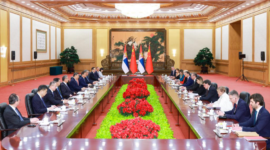 Kunjungan kenegaraan Presiden Vucic ke Beijing memperkuat kolaborasi infrastruktur, teknologi, dan perdagangan bebas dalam bingkai 