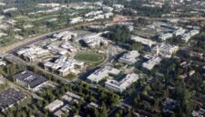 Etika teknologi di garis depan. Pimpinan Microsoft Israel resmi mengundurkan diri setelah penyelidikan internal membongkar penggunaan platform Azure oleh militer untuk penyadapan massal warga Palestina di Gaza dan Tepi Barat. Dok: Istimewa.