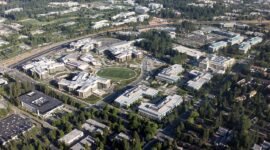 Etika teknologi di garis depan. Pimpinan Microsoft Israel resmi mengundurkan diri setelah penyelidikan internal membongkar penggunaan platform Azure oleh militer untuk penyadapan massal warga Palestina di Gaza dan Tepi Barat. Dok: Istimewa.