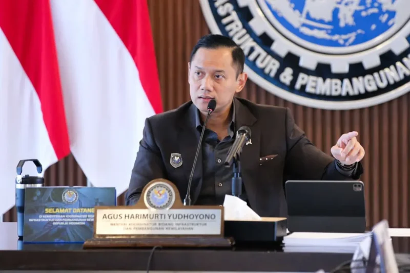 Menko Infrastruktur Agus Harimurti Yudhoyono memberikan keterangan terkait blackout massal di Sumatra. (Posnews/AHY)