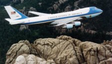 Armada baru di langit Washington. Militer Amerika Serikat sedang merombak pesawat Boeing 747 hadiah dari keluarga kerajaan Qatar untuk memperkuat armada Air Force One tepat waktu untuk perayaan nasional tahun 2026. Dok: Istimewa.