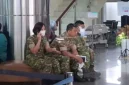 Aktivis KontraS Andrie Yunus menjalani perawatan di RSCM usai menjadi korban penyiraman air keras dan menolak kunjungan Oditur Militer II-07 Jakarta. (Posnews/Ist)
