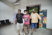 Pelaku pencurian motor Honda Scoopy diamankan polisi di Polsek Kalideres setelah aksinya terekam CCTV di Tegal Alur Jakarta Barat. (Posnews/Ist)