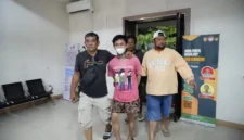 Pelaku pencurian motor Honda Scoopy diamankan polisi di Polsek Kalideres setelah aksinya terekam CCTV di Tegal Alur Jakarta Barat. (Posnews/Ist)