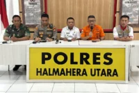 Gunung Dukono Erupsi, Tujuh WNA Singapura dan 10 WNI Berhasil Dievakuasi. (Posnews/Ist)