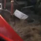 Kali Cikaret Meluap, Masjid dan Rumah Warga Terdampak Longsor di Bogor. (Posnews/Tangkapan layar)