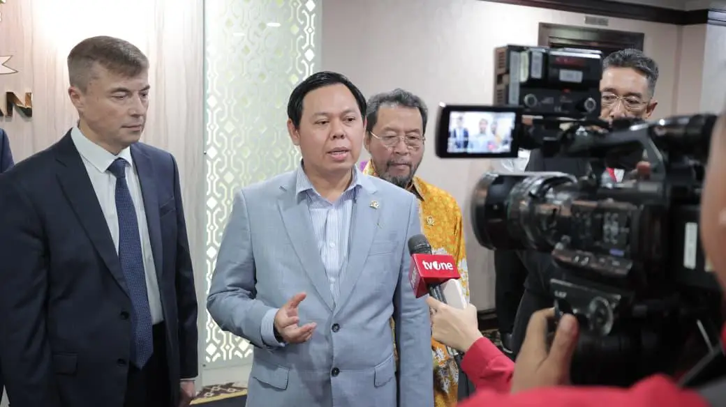 Ketua DPD RI Sultan Bachtiar Najamudin memberikan pernyataan terkait usulan penguatan cadangan listrik nasional usai blackout massal di Sumatera. (Posnews/Ist)