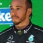 Menolak untuk menyerah. Lewis Hamilton menegaskan komitmennya bersama Ferrari hingga 2027. Di tengah perjuangan di lintasan balap, sang juara tujuh kali ini juga merayakan kemenangan emosional klub sepak bola masa kecilnya, Arsenal. Dok: Istimewa.