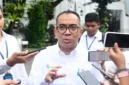 Menteri Pendidikan Tinggi, Sains, dan Teknologi Brian Yuliarto memberikan keterangan usai rapat dengan Presiden Prabowo Subianto terkait peran kampus membantu pemerintah daerah. Posnews/Setpres)
