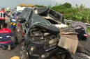 Mobil Toyota Innova ringsek usai menabrak dump truk di Tol Pasuruan-Probolinggo. (Posnews/Ist)
