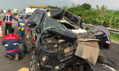Sopir Diduga Mengantuk, Innova Rombongan DPR RI Hantam Dump Truk