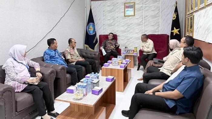 Pertemuan Kanwil KemenHAM DKI Jakarta dan BNNP DKI Jakarta membahas penanganan narkoba di kawasan Manggarai. (Posnews/Ist)