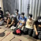 Petugas Brimob dan Polres Metro Jakarta Timur mengamankan remaja beserta senjata tajam saat menggagalkan tawuran di Jalan Raya Tengah. (Posnews/Ist)