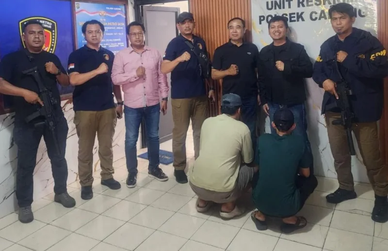 Polisi menangkap dua pelaku penculikan dan penyekapan pria di showroom kawasan Cakung Jakarta Timur. (Posnews/Ist)
