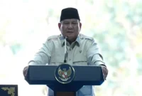 Presiden Prabowo Subianto menghadiri panen raya jagung serentak di Tuban sambil memuji kinerja Listyo Sigit Prabowo dan peran Kepolisian Negara Republik Indonesia dalam ketahanan pangan nasional. (Posnews/Ist)