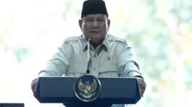 Presiden Prabowo Subianto menghadiri panen raya jagung serentak di Tuban sambil memuji kinerja Listyo Sigit Prabowo dan peran Kepolisian Negara Republik Indonesia dalam ketahanan pangan nasional. (Posnews/Ist)