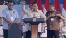 Presiden Prabowo Subianto menyampaikan pidato di peringatan May Day 2026 di Monas Jakarta disambut ribuan buruh. (Posnews/Ist)