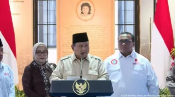 Presiden Prabowo Subianto meresmikan Museum Marsinah dan rumah singgah di Nganjuk, Jawa Timur, untuk mengenang perjuangan aktivis buruh perempuan Marsinah. (Posnews/Sekretariat Presiden)