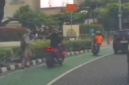 Rekaman aksi penjambretan terhadap warga negara Italia di kawasan Bundaran HI, Jakarta Pusat. (Posnews/Instagram)