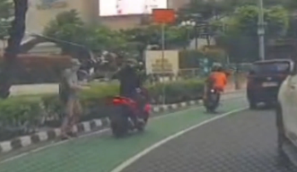 WN Italia Dijambret di Bundaran HI, Polisi Buru Pelaku Bermotor Merah