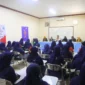 Petugas medis memeriksa kesehatan warga binaan dalam kegiatan skrining HPV di Rutan Kelas I Depok. (Posnews/MO)
