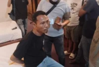 Petugas Bareskrim Polri menangkap DPO jaringan narkotika internasional terkait penyelundupan 11 kilogram sabu dari Malaysia di sebuah hotel di Kota Dumai, Riau. (Posnews/Ist)
