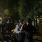 Petugas Patroli Perintis Presisi Polda Metro Jaya mengamankan 15 pemuda diduga hendak tawuran di Jakarta Timur serta menyita tujuh bilah celurit dan empat sepeda motor sebagai barang bukti. (Posnews/Ist)