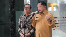 Menteri Dalam Negeri Tito Karnavian memberikan keterangan terkait rencana pemulihan bencana Sumatra di Kompleks Parlemen Senayan. (Posnews/Ist)