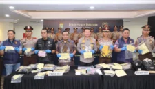 Petugas Polda Metro Jaya patroli malam memburu pelaku begal di wilayah rawan Jakarta. (Posnews/Ist)