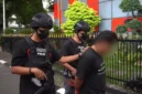 Polisi Direktorat Reserse Narkoba Polda Metro Jaya mengamankan pria pengedar Etomidate di kawasan Cengkareng, Jakarta Barat, dengan barang bukti 30 cartridge narkotika sintetis.
(Posnews)