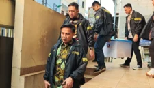 Penyidik Dittipidter Bareskrim Polri menggeledah kantor PT MMS terkait dugaan manipulasi data ekspor CPO dan praktik under invoicing. (Posnews/Ist)
